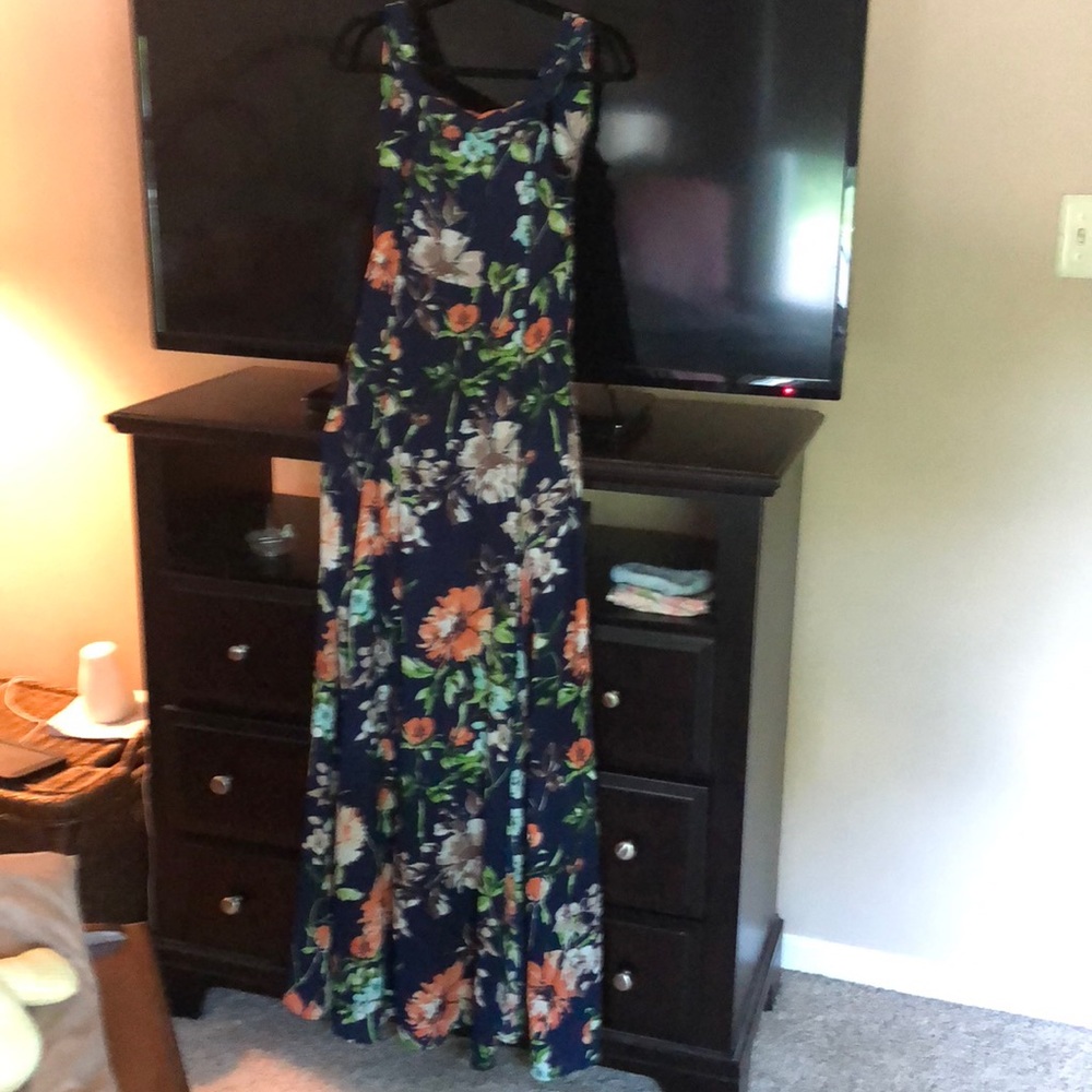 BEAUTIFUL MAXI NEW WITH TAG
